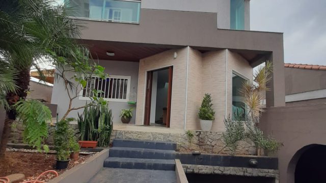 Sobrado 520m.2 com piscina em S.Miguel Paulista