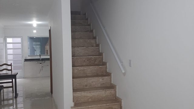 Sobrado NOVO com 3 quartos 1 suíte no Jardim Três Marias