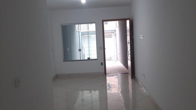 Sobrado NOVO com 3 quartos 1 suíte no Jardim Três Marias