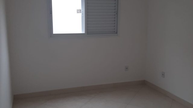 Sobrado NOVO com 3 quartos 1 suíte no Jardim Três Marias