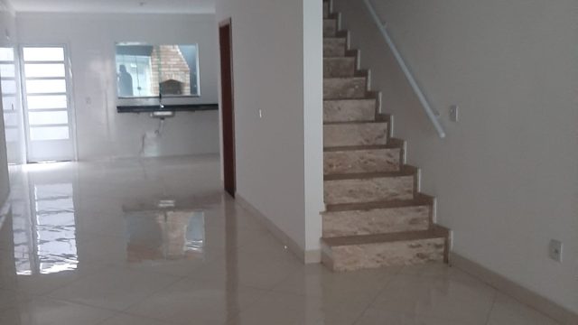Sobrado Novo com 3 suítes 2 vagas, churrasqueiras no Jardim Três Marias