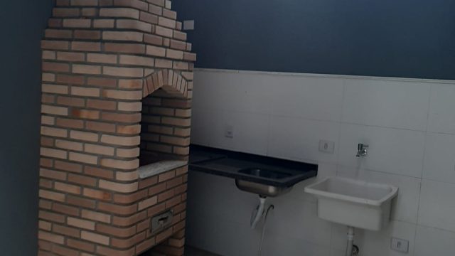 Sobrado Novo com 3 suítes 2 vagas, churrasqueiras no Jardim Três Marias