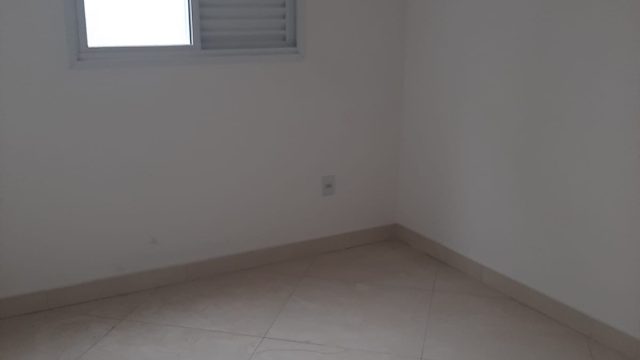 Sobrado Novo com 3 suítes 2 vagas, churrasqueiras no Jardim Três Marias