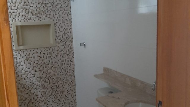 Sobrado Novo com 3 suítes 2 vagas, churrasqueiras no Jardim Três Marias