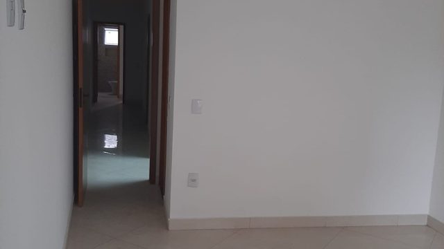 Sobrado Novo com 3 suítes 2 vagas, churrasqueiras no Jardim Três Marias