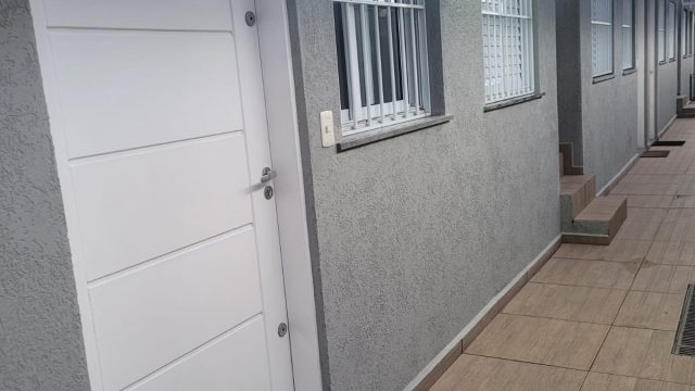 Casa de Condomínio com 2 Quartos e 1 banheiro para Alugar