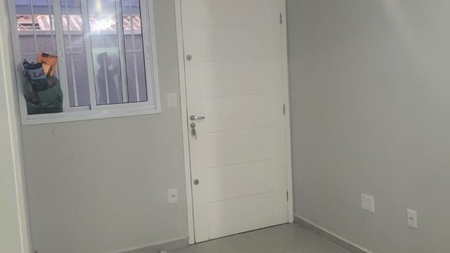 Casa de Condomínio com 2 Quartos e 1 banheiro para Alugar
