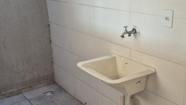Apartamento com 2 Quartos e 1 banheiro para Alugar, 50 m²